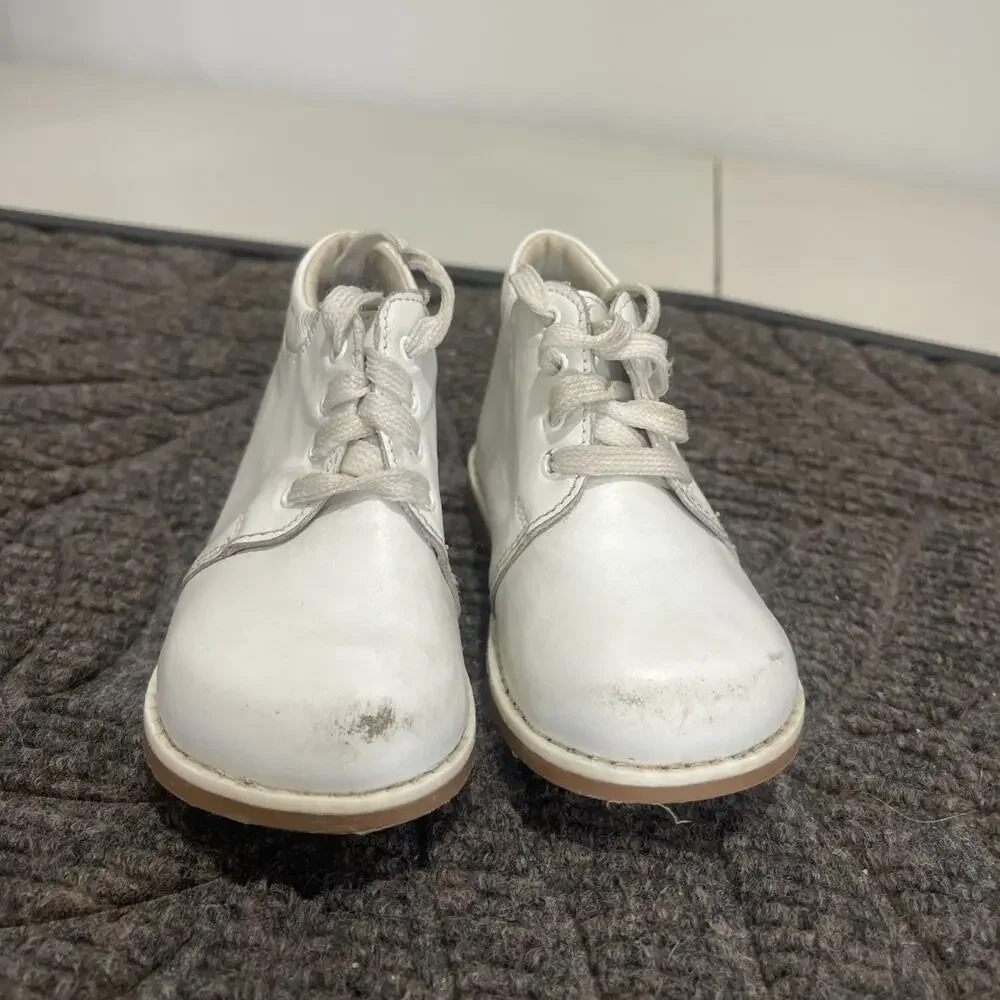 Taps By Kinder Leather Shoes Size 5.5